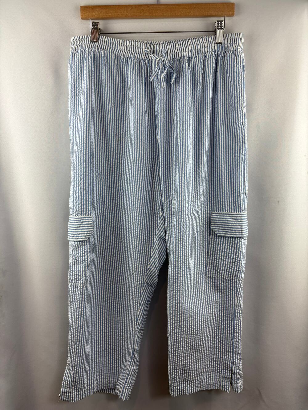 Women’s Silhouettes XL Blue & White Striped Cargo Lounge Pants